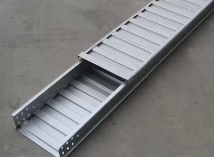 選購(gòu)槽式電纜橋架時(shí)，需要注意哪些問(wèn)題